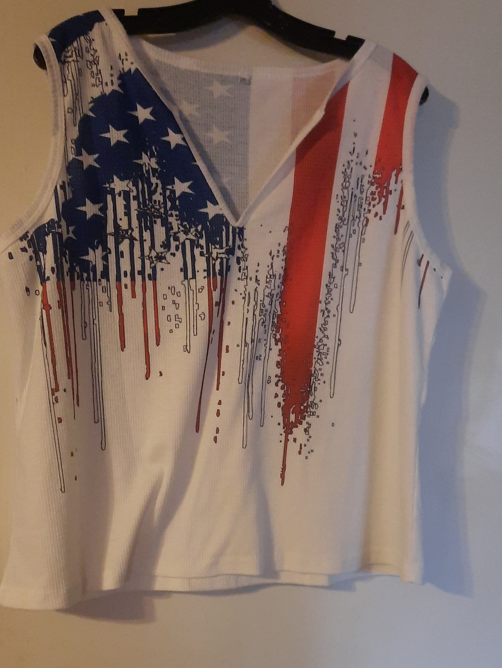 Women’s Sleeveless V-Neck Flag Graphic Crop Top - White/Red/Blue